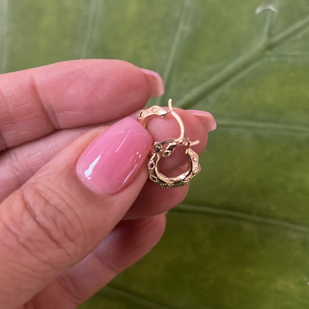 New 14K Yellow Gold diamond cut Hollow Hoop Earrings